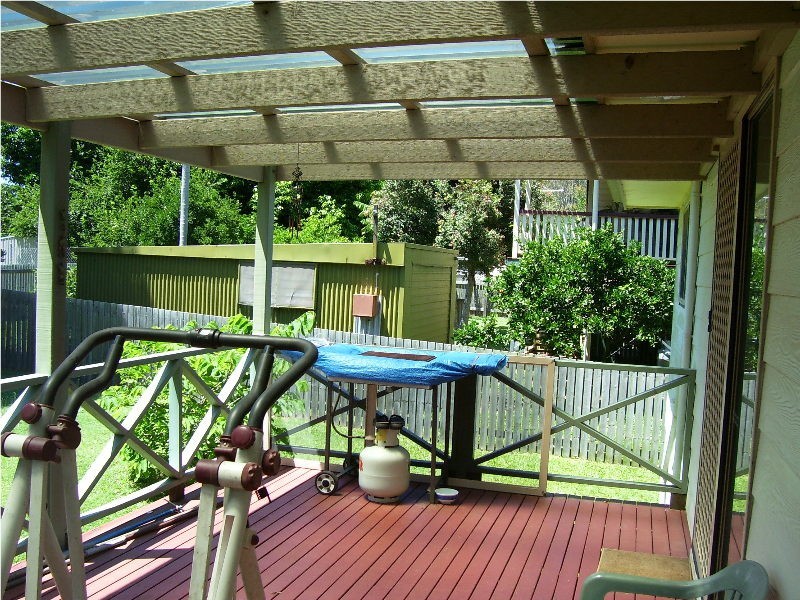 33 Charles Terrace, Macleay Island QLD 4184