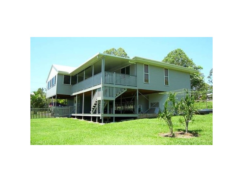 18 Eastbourne Terrace, Macleay Island QLD 4184