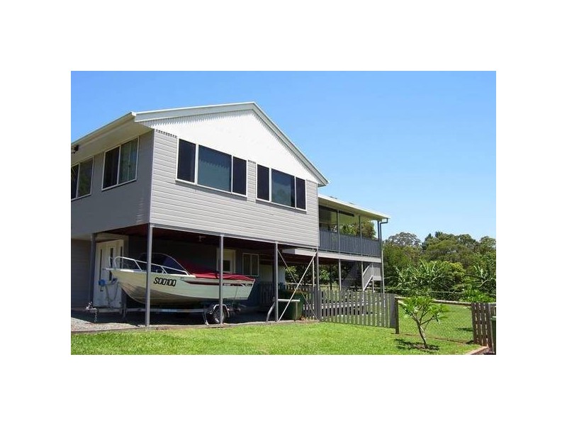 18 Eastbourne Terrace, Macleay Island QLD 4184