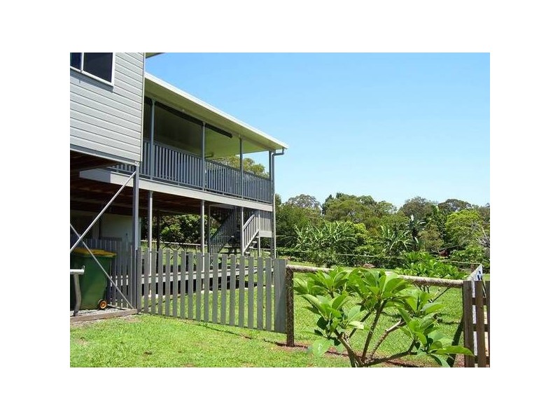 18 Eastbourne Terrace, Macleay Island QLD 4184