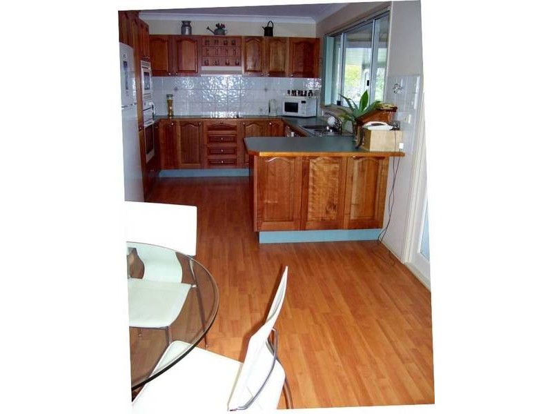 18 Eastbourne Terrace, Macleay Island QLD 4184
