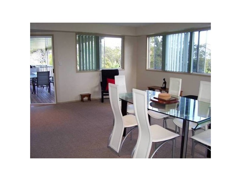 18 Eastbourne Terrace, Macleay Island QLD 4184