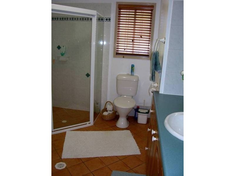 18 Eastbourne Terrace, Macleay Island QLD 4184