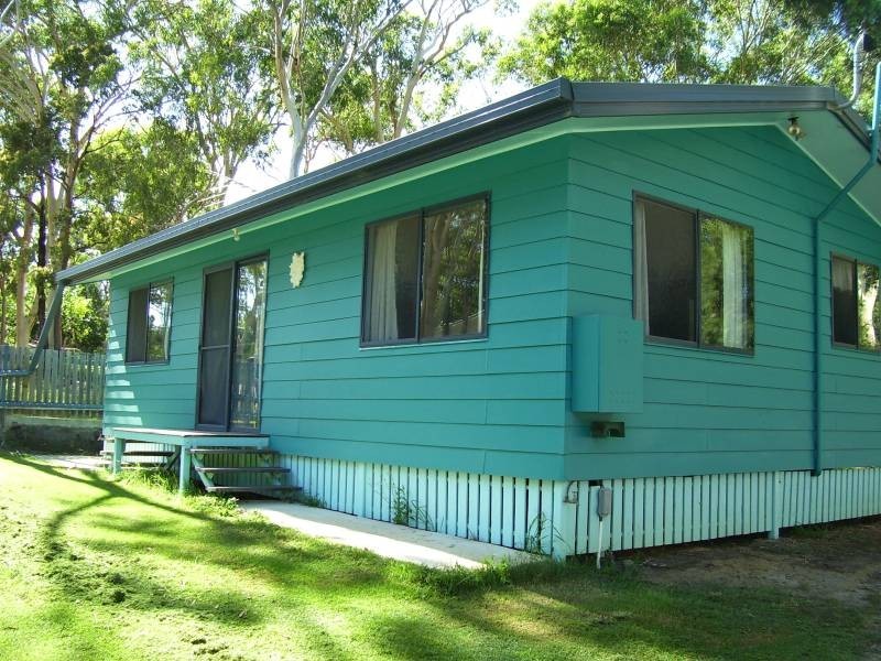10 Panaroo Street, Macleay Island QLD 4184