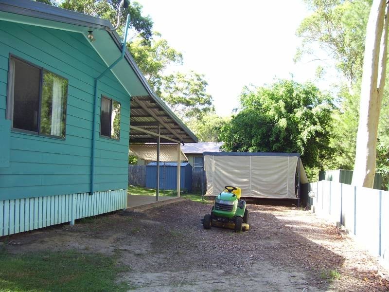 10 Panaroo Street, Macleay Island QLD 4184