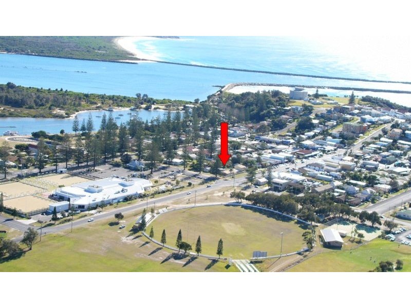 4 River Street, Yamba NSW 2464