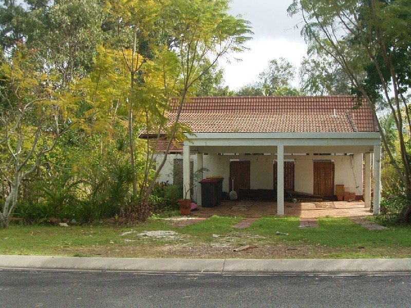 183 Lakes Boulevarde, Wooloweyah NSW 2464