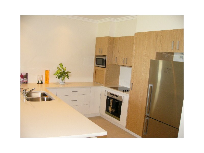 2/8 Bent Street, Yamba NSW 2464