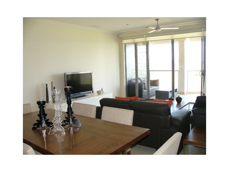 2/8 Bent Street, Yamba NSW 2464