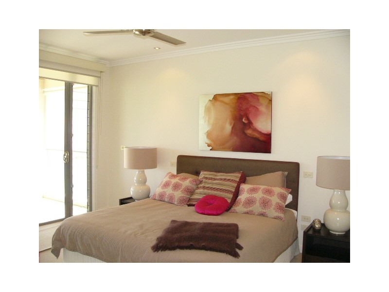 2/8 Bent Street, Yamba NSW 2464