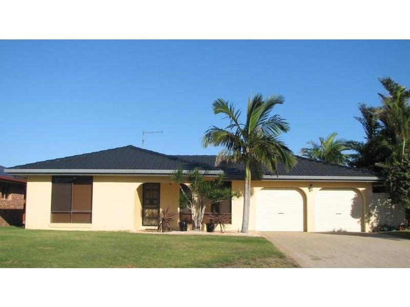 27 The Peninsula, Yamba NSW 2464