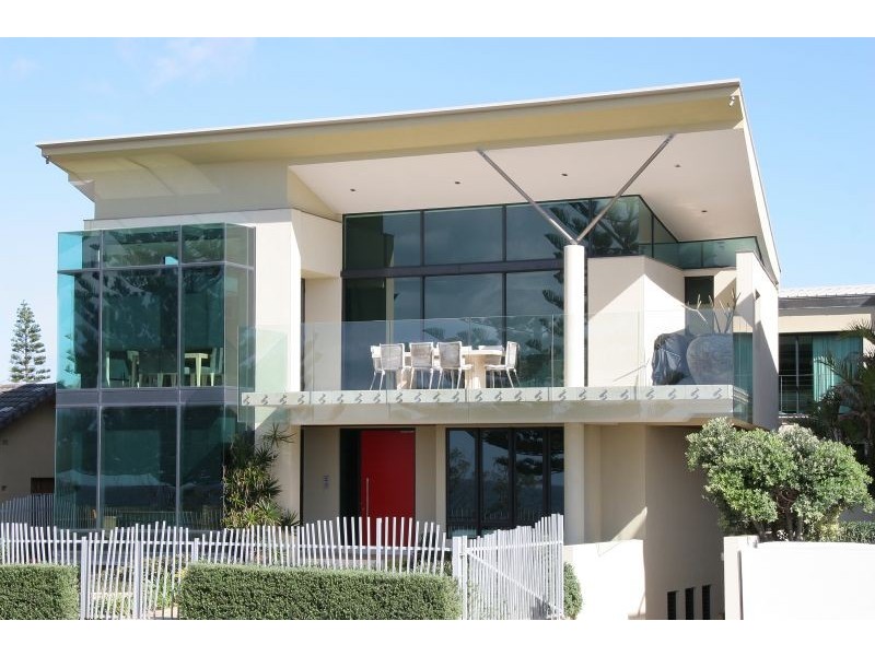 8 Pacific Parade, Yamba NSW 2464