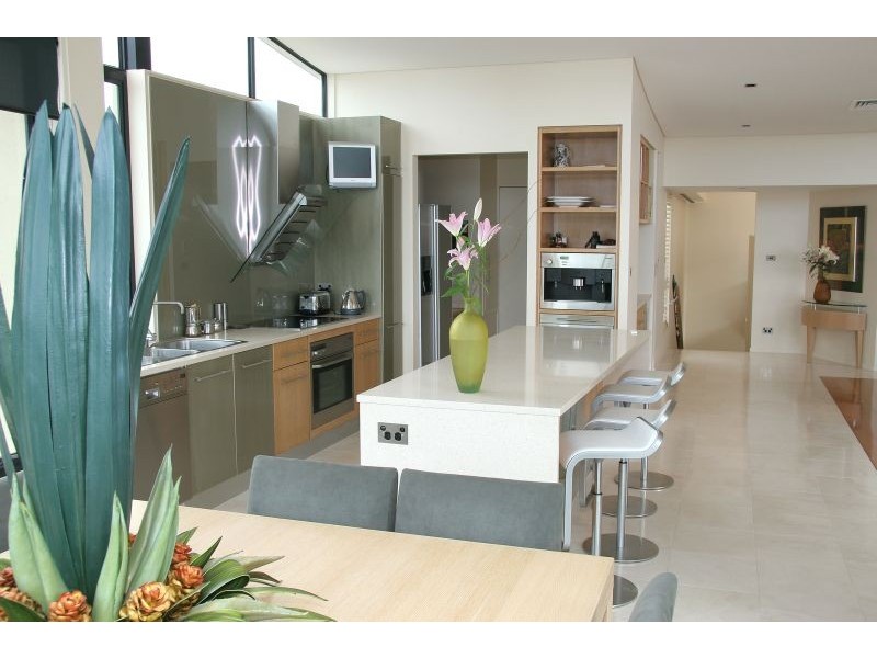 8 Pacific Parade, Yamba NSW 2464