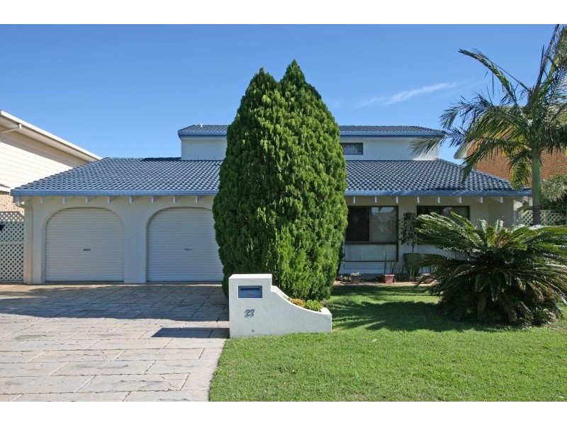 27 Melaleuca Drive, Yamba NSW 2464