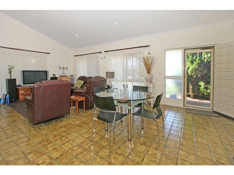 27 Melaleuca Drive, Yamba NSW 2464