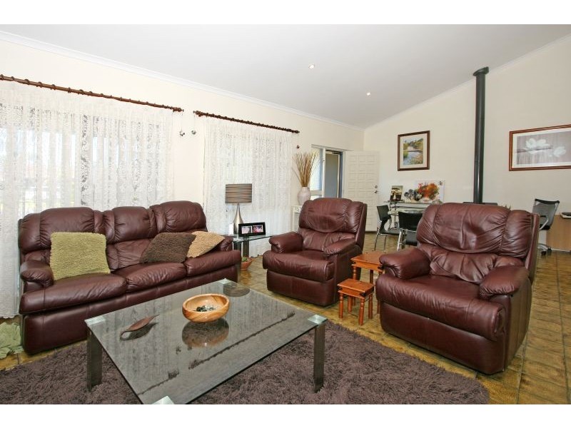 27 Melaleuca Drive, Yamba NSW 2464