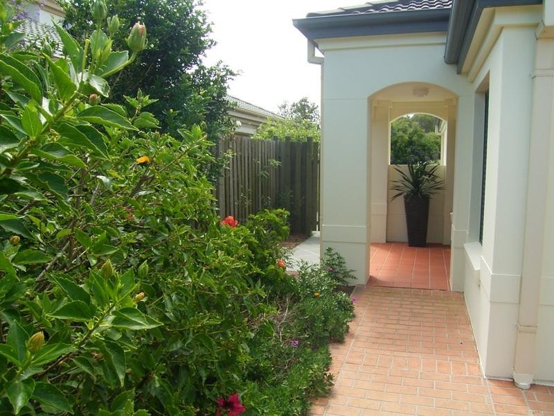 1/42 Beachside Way, Yamba NSW 2464