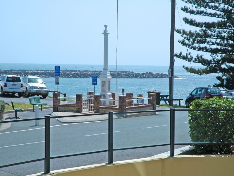 3/4 Queen Street, Yamba NSW 2464