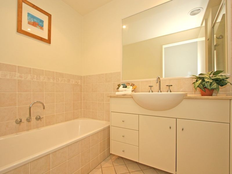 3/4 Queen Street, Yamba NSW 2464