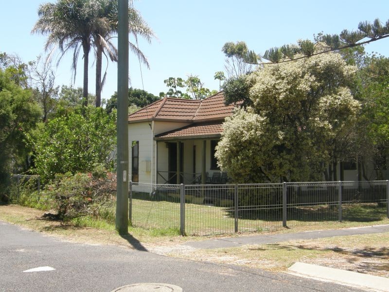 2 River Street, Yamba NSW 2464