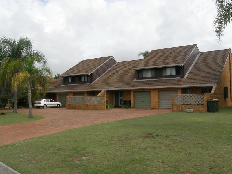 4 Mariners Way, Yamba NSW 2464