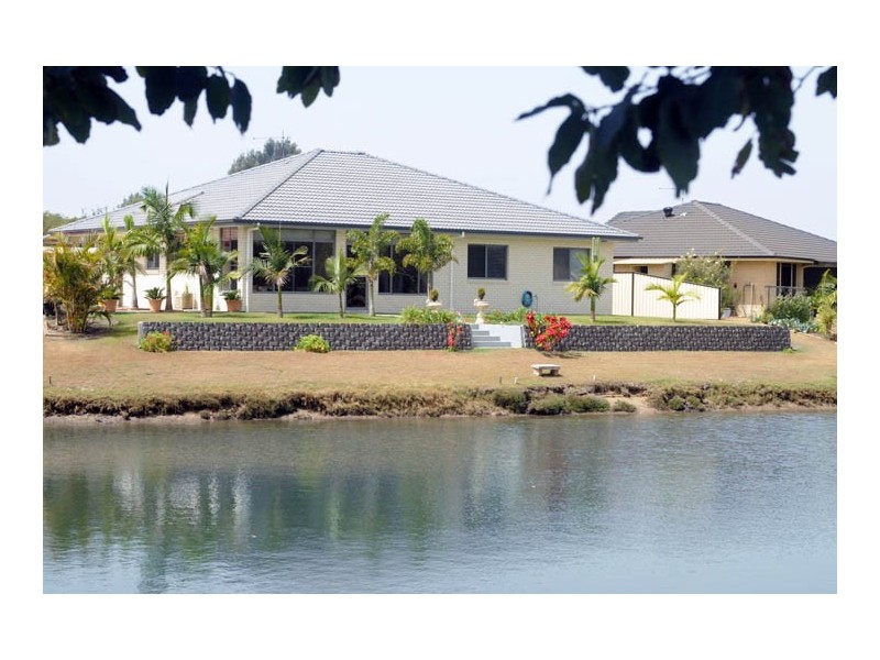 3 Newport Island Circuit, Yamba NSW 2464