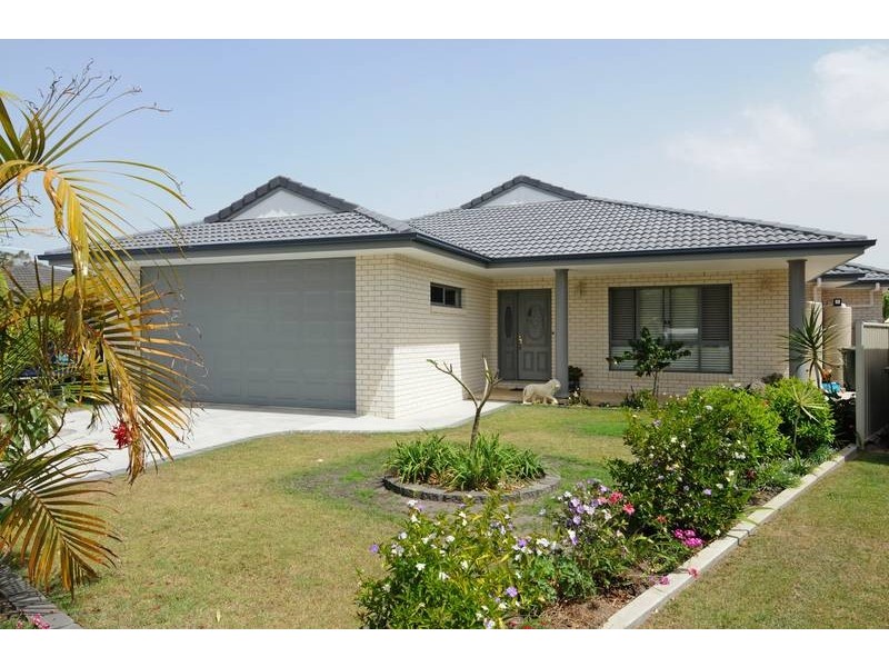 3 Newport Island Circuit, Yamba NSW 2464