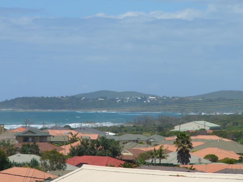 16 Henson Lane, Yamba NSW 2464