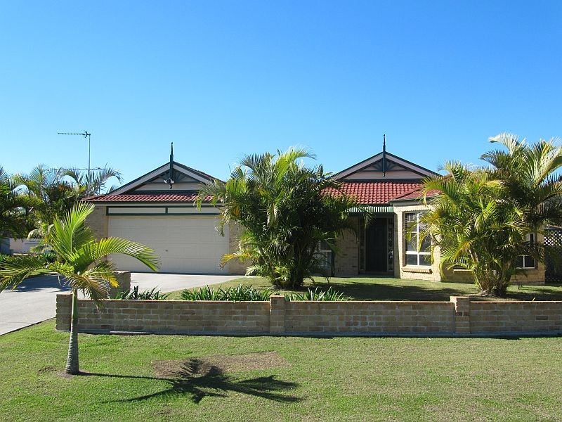 1 Phoenix Close, Yamba NSW 2464