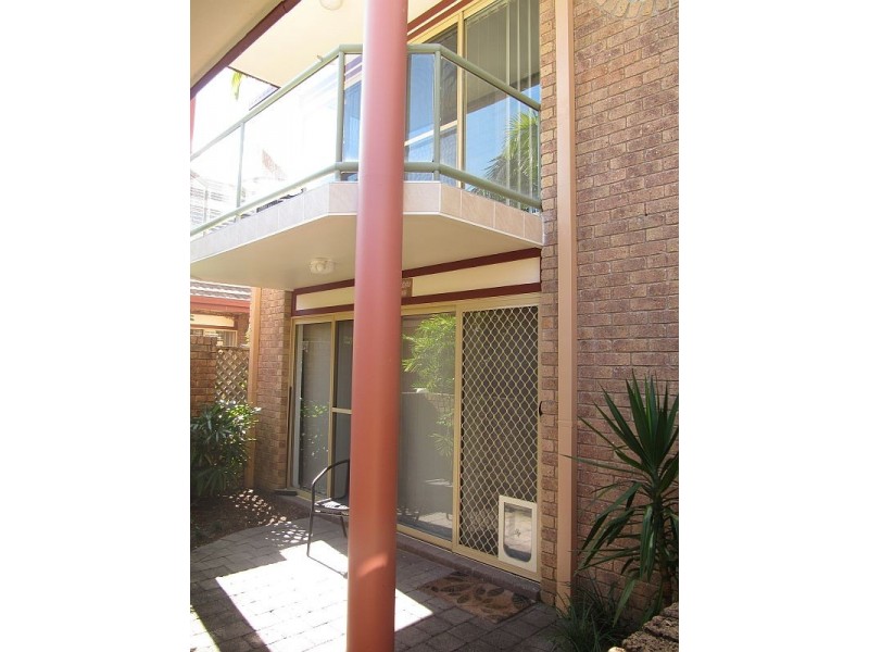 4/16 Beach Street, Yamba NSW 2464