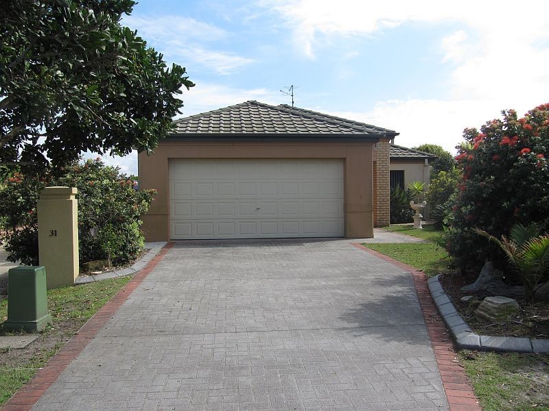 32 Oceania Court, Yamba NSW 2464