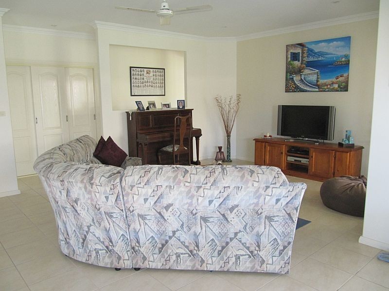 39 William Avenue, Yamba NSW 2464