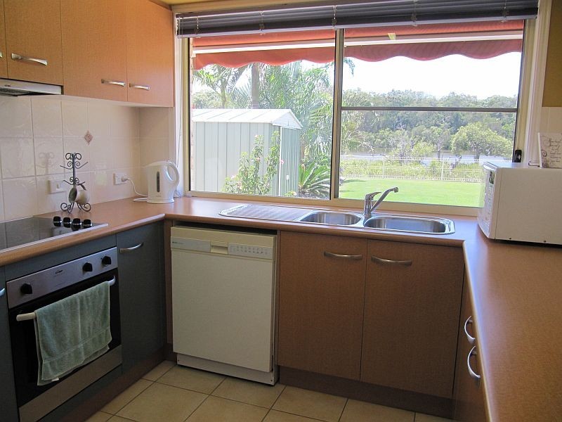34 Bayview Drive, Yamba NSW 2464