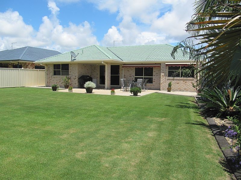 34 Bayview Drive, Yamba NSW 2464