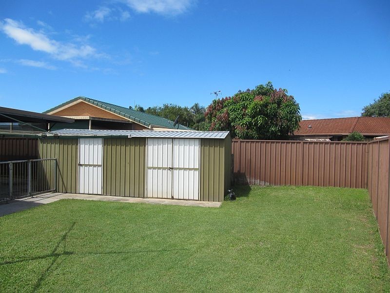 1 Melia Place, Yamba NSW 2464