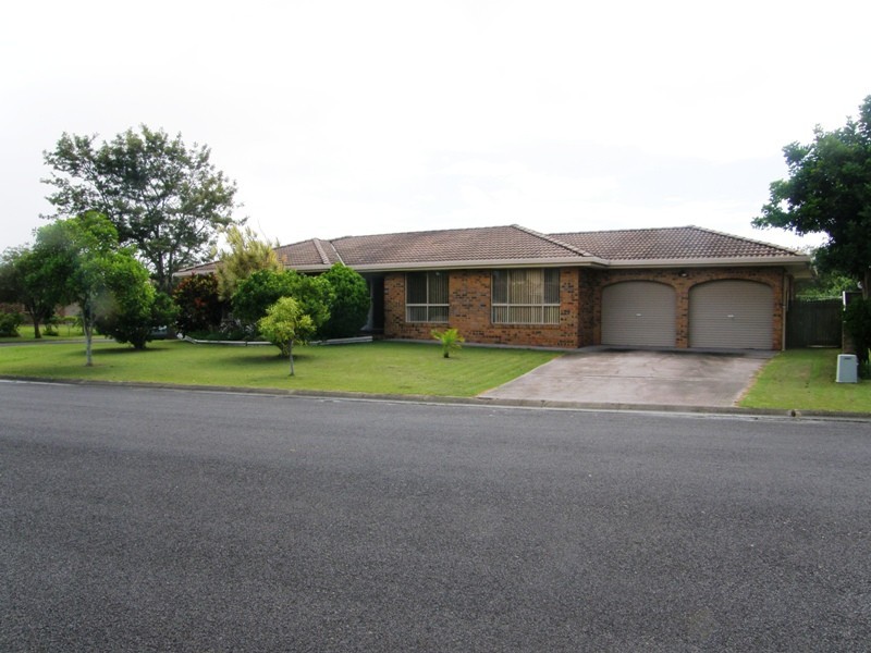 2 Casuarina Close, Yamba NSW 2464