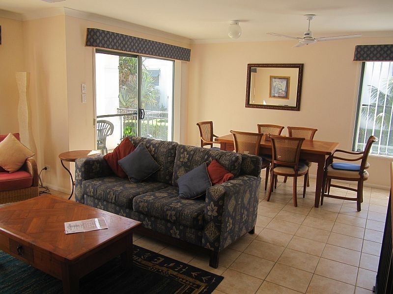 2/19-21 Pacific Parade, Yamba NSW 2464