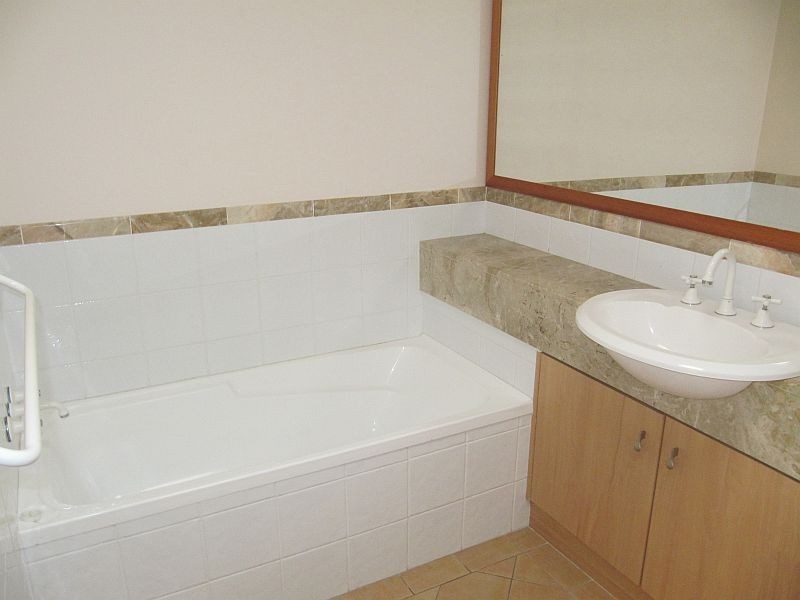 2/19-21 Pacific Parade, Yamba NSW 2464