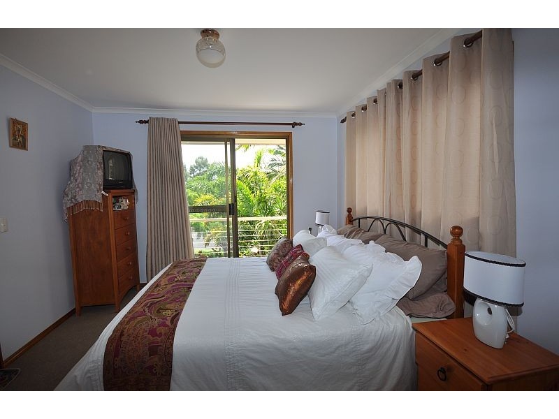 19 Binnacle Court, Yamba NSW 2464