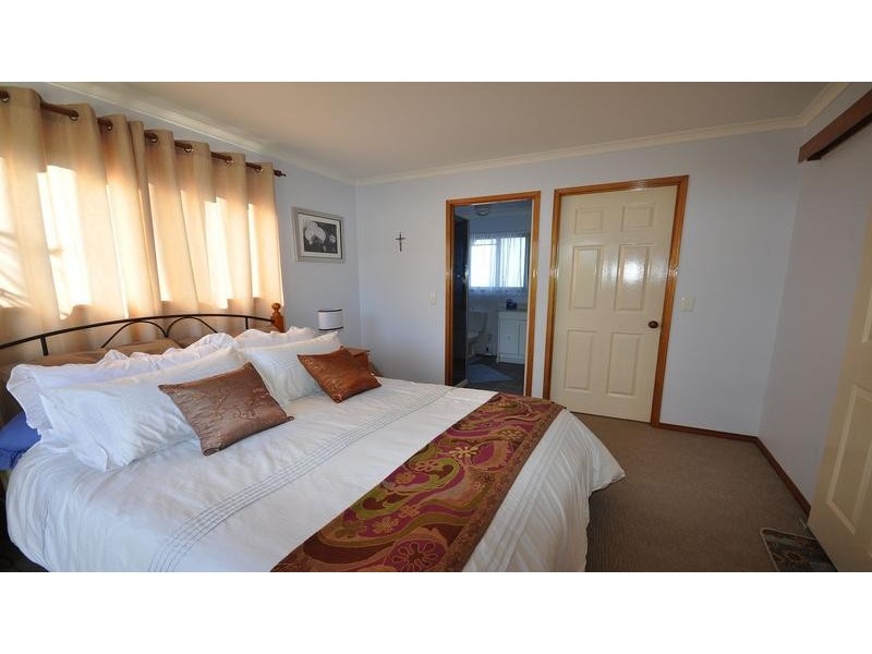 19 Binnacle Court, Yamba NSW 2464