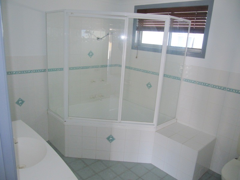 Upstairs/24 Coldstream Street, Yamba NSW 2464