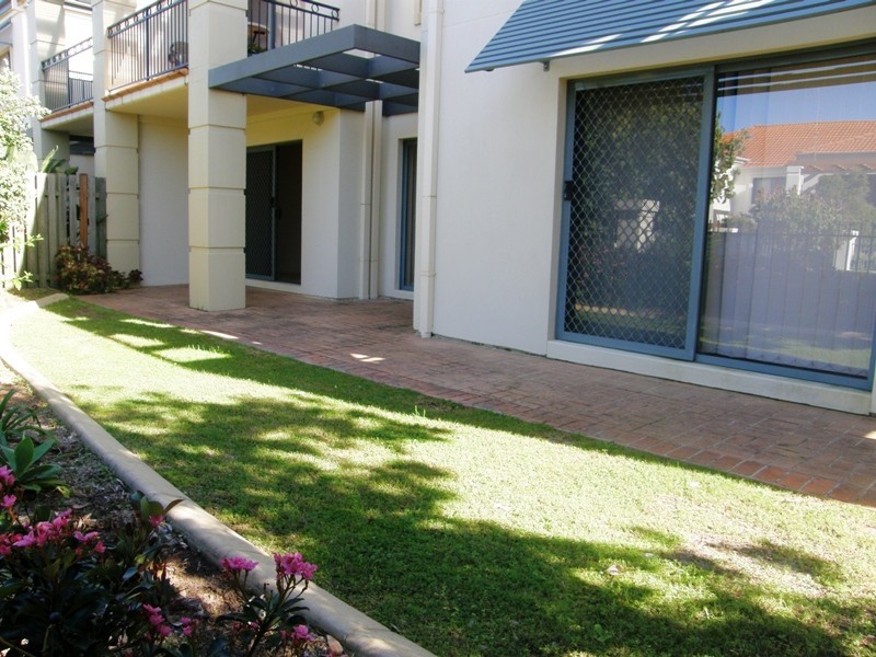 9/1-5 Beachside Way, Yamba NSW 2464