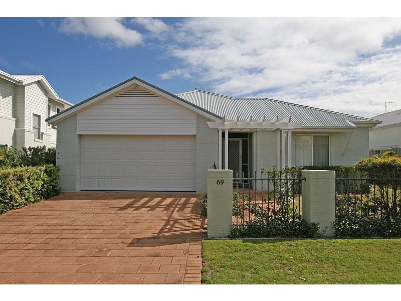 69 The Drive, Yamba NSW 2464
