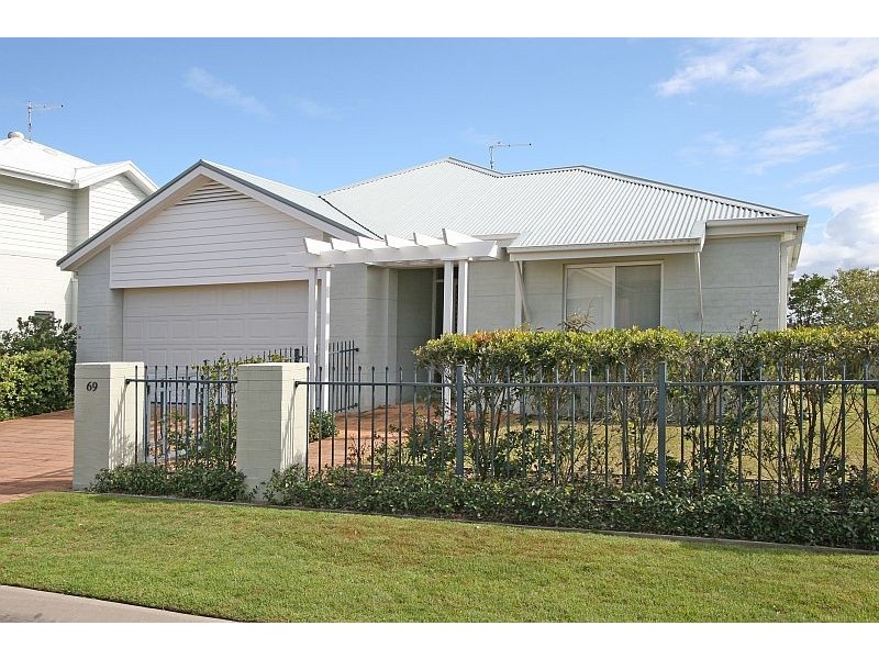 69 The Drive, Yamba NSW 2464