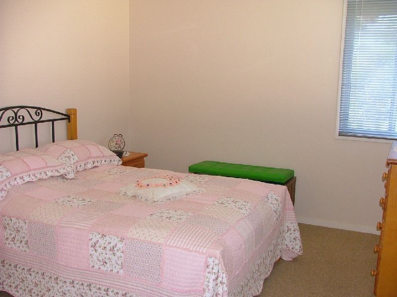 4 Bayview Dr, Yamba NSW 2464