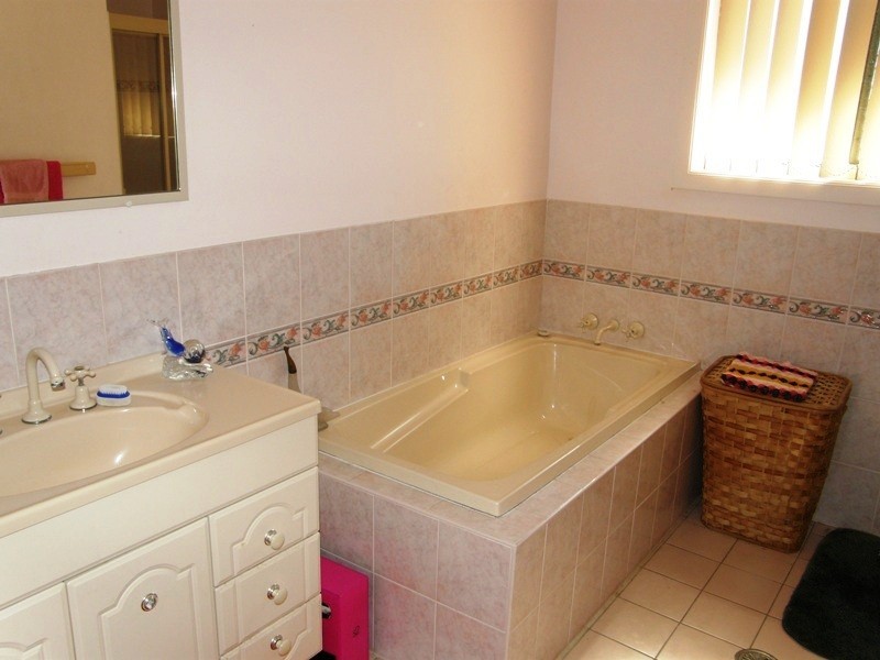 32 Treelands Drive, Yamba NSW 2464