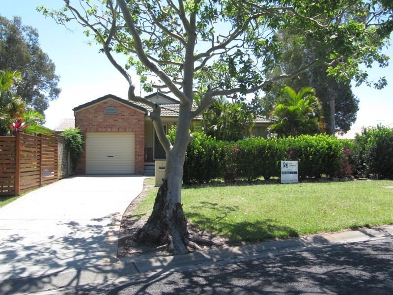 2/1 Park Avenue, Yamba NSW 2464