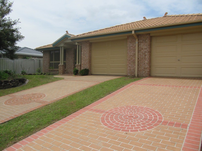 32 Treelands Drive, Yamba NSW 2464