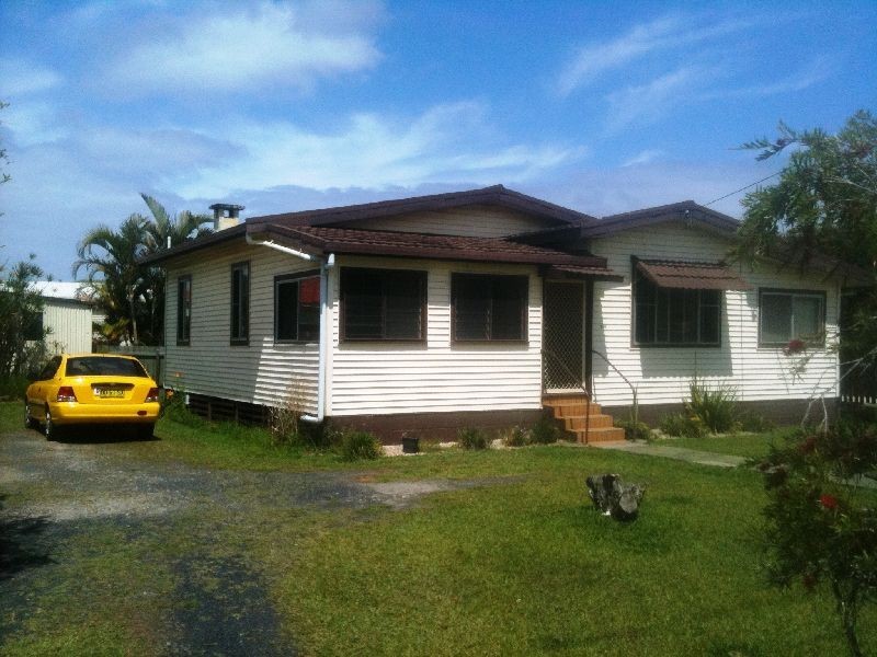 206 Yamba Rd, Yamba NSW 2464
