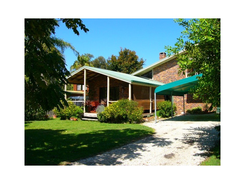 104 Lakes Boulevarde, Wooloweyah NSW 2464